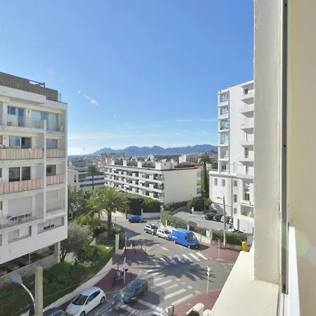 Serrendy Designer's 15-minute Walk To The Palais & Beaches! Apartmán *